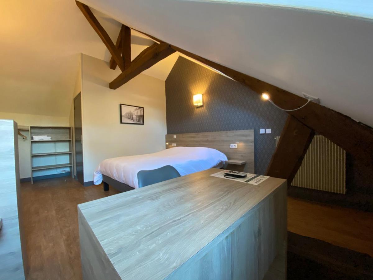 Logis - Hotel & Restaurant Saint Nicolas Chaumont-en-Vexin Buitenkant foto