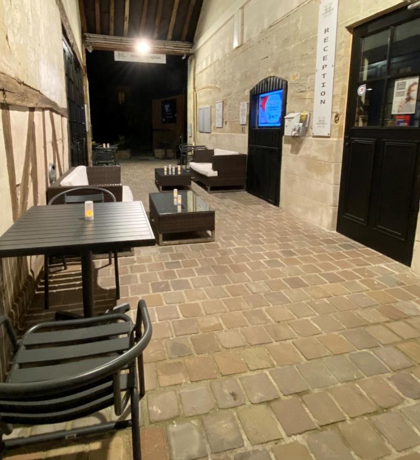 Logis - Hotel & Restaurant Saint Nicolas Chaumont-en-Vexin Buitenkant foto