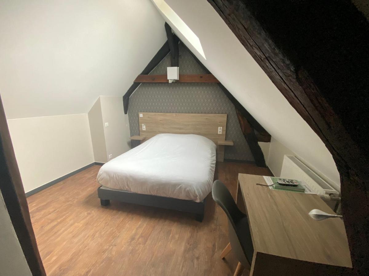 Logis - Hotel & Restaurant Saint Nicolas Chaumont-en-Vexin Buitenkant foto