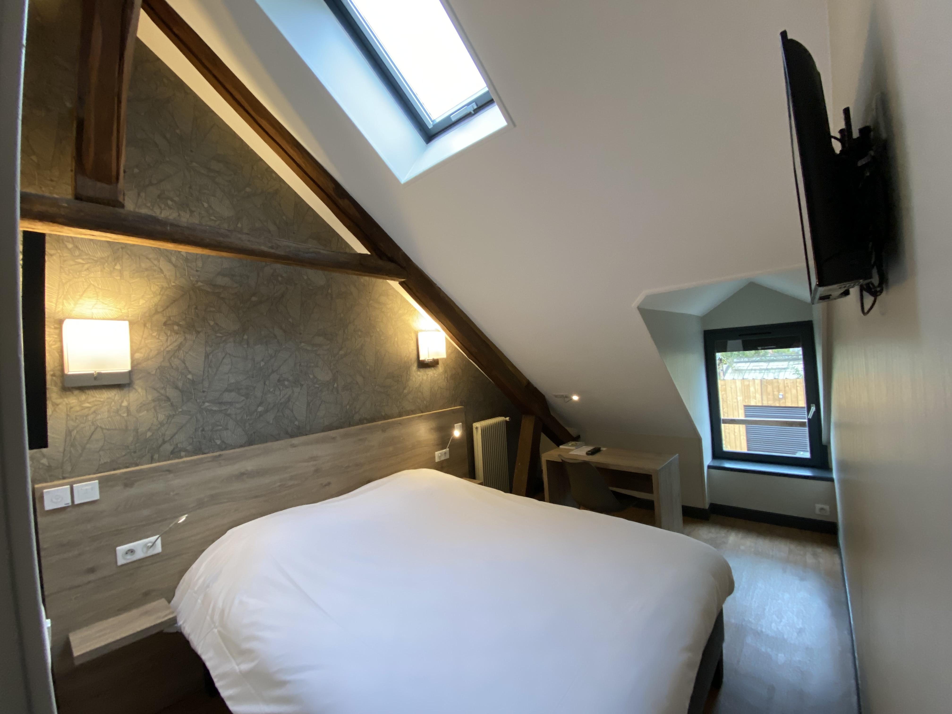 Logis - Hotel & Restaurant Saint Nicolas Chaumont-en-Vexin Buitenkant foto