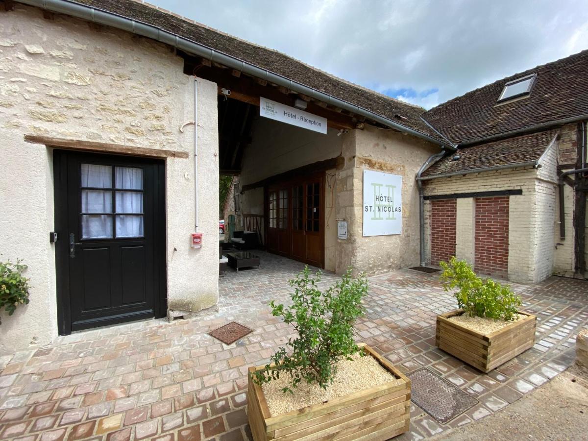 Logis - Hotel & Restaurant Saint Nicolas Chaumont-en-Vexin Buitenkant foto